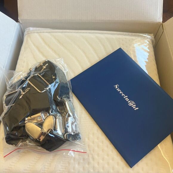 Sweetnight Waterproof Mattress Protector Full Size with 4 Bed Sheet Holders NIB - Picture 7 of 8